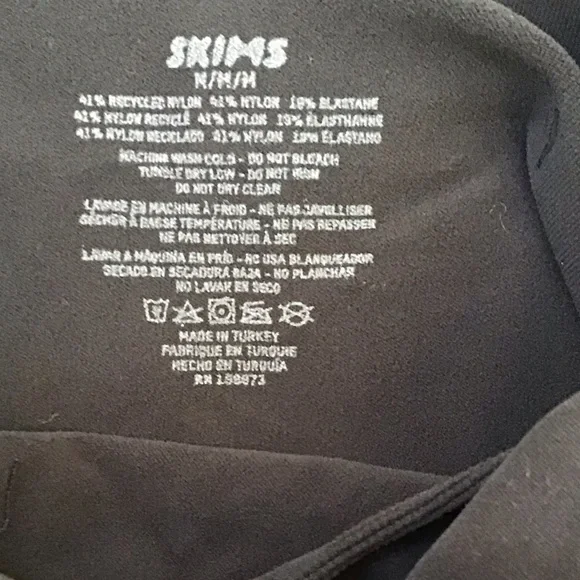 SKIMS Seamless Sculpt Mid Thigh Bodysuit - Picture 7 of 7